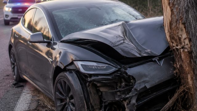 Tragic Tesla Autopilot Incident Raises Safety Concerns in Texas