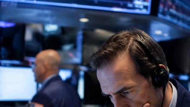 Tech Stocks Struggle Amid Semiconductor Sell-Off Ahead of Micron Earnings